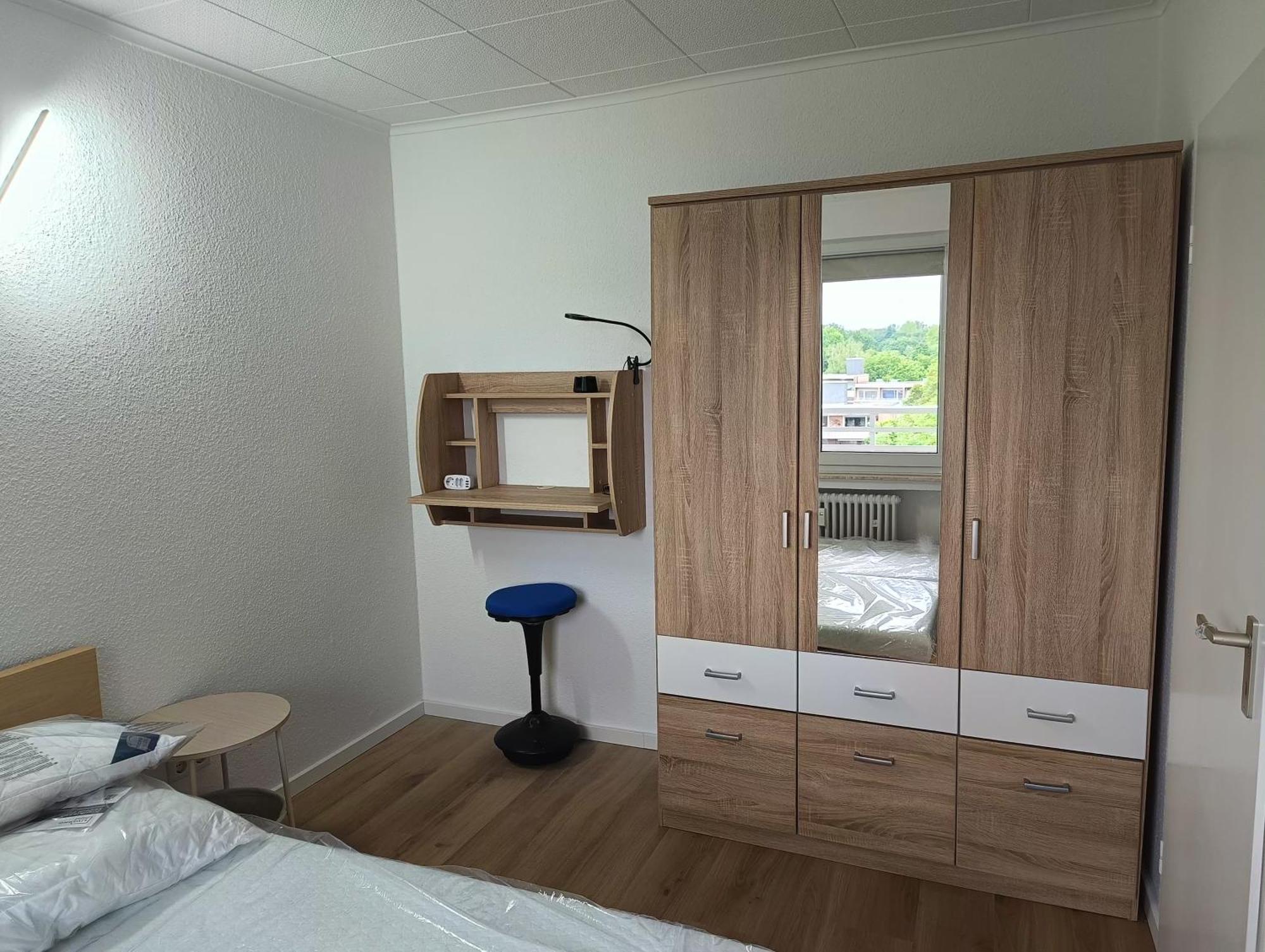 2 Mit Balkon Bei Duesseldorf Apartment
