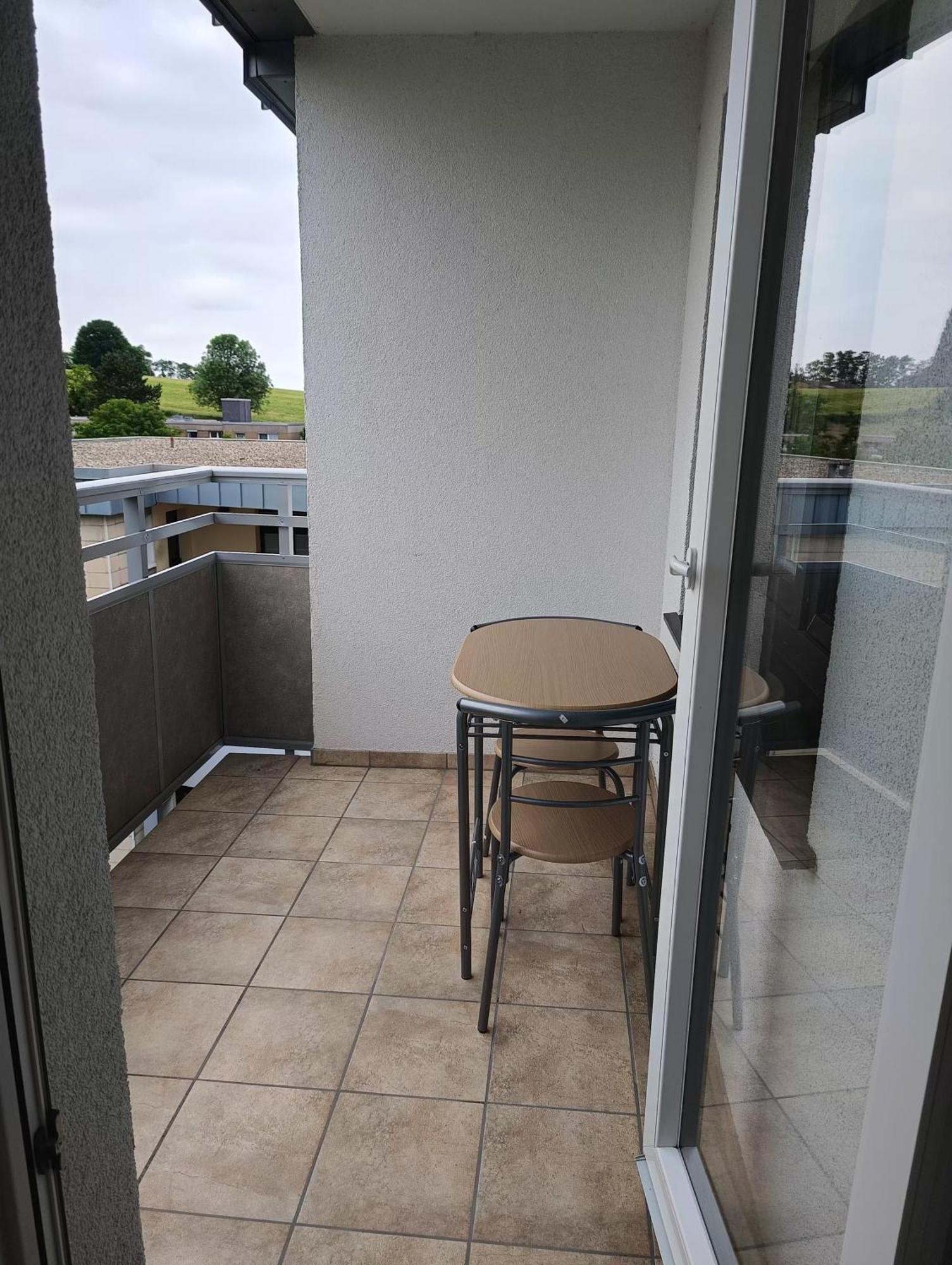 Apartment 2 Mit Balkon Bei Duesseldorf *